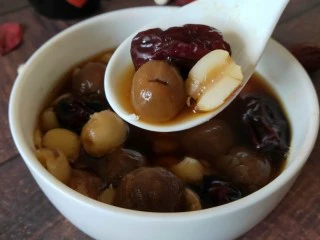 莲子红枣桂圆汤,补气神汤就此告落喽( ﹡ˆoˆ﹡ )