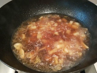 河北宣化特色小吃\卤菜\蒸莜面,转小火慢炖。