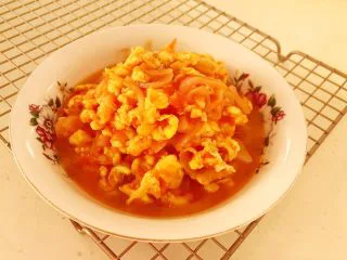 10分钟快手菜 番茄炒蛋,番茄炒饭下饭拌面都可以，好吃又好做~