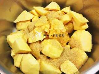 無油拔絲地瓜-台灣夜市小吃,將砂糖放入步驟3的鍋內