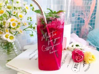 火龙果薄荷气泡水,成品图