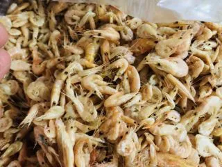 客家小吃:蒜苗粿(葫粄)➕菜头粄,虾米要准备稍微有硬壳的小虾米