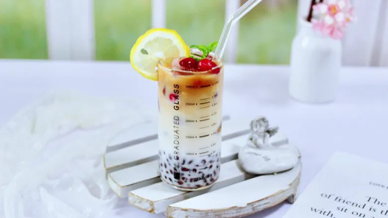 蜜豆椰奶冰果冰咖啡