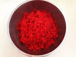 百搭风味辣椒酱,把辣椒切成细末