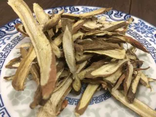 甘草水果～潮汕小吃之一,甘草称好，冲洗一下。