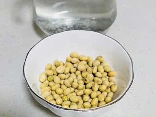 在家就能轻松制作的香浓豆浆,准备食材