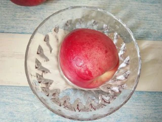 水蜜桃酸奶杯,水蜜桃清洗干净