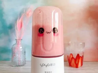 粉嫩少女心～草莓酸奶昔,忍不住来个近景，实在是太可爱了，萌萌哒