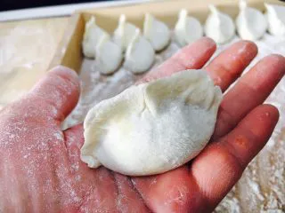 家乡风味饺子 三鲜馅饺子,小饺子包好了。