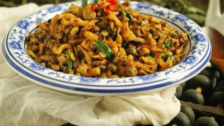 萝卜干炒蚬肉（麻辣风味）