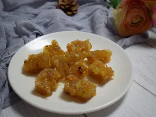 河南小吃——蒸素焖子,小块成品图。