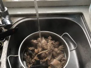 北方的“小鸡喝饼” 材料简单，饭菜同出！！,冲洗干净