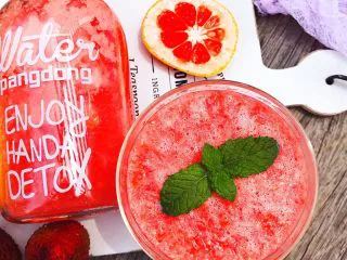 蜂蜜荔枝西柚汁,说实话我都有点不舍得喝了,哈哈