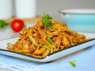 【孜然杏鲍菇】PK烧烤金针菇，完胜~,点击关注，可以查看更多菜谱~ 菜品/摄影/文字：均原创不可盗用。