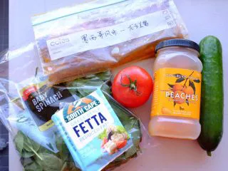 秘制异国风味鸡胸肉腌料&绝佳搭配 （减肥必备）,这里介绍2个墨西哥风味鸡胸肉的绝配方案 准备材料如上 