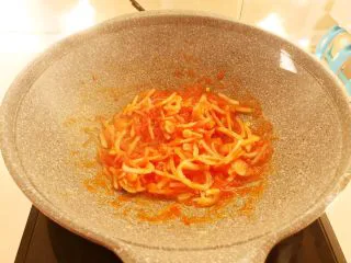 10分钟快手菜 番茄炒蛋,翻炒均匀