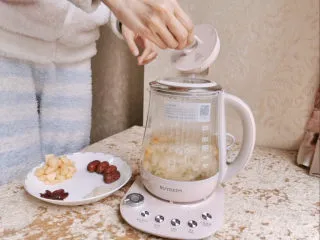 蔓越莓银耳羹简易养生壶版,剩余十分钟开盖