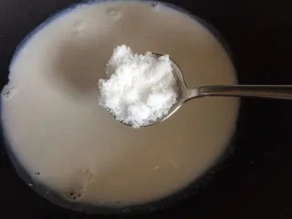 草莓布丁+芒果布丁,加入白糖