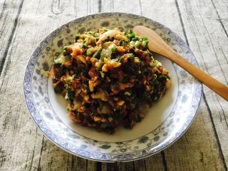 家乡风味饺子 三鲜馅饺子,调好的三鲜馅备用。