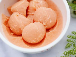 做法无敌简单的冰淇淋,超级好吃。