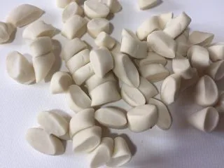 简易版陕西小吃烩麻食,切指甲大的小粒