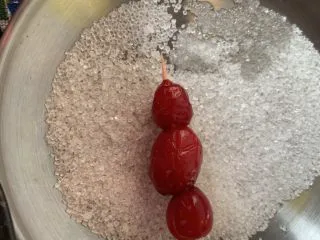 红心串串特饮,蘸糖