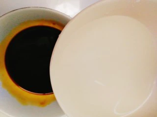 家常菜+爆炒蛏子,最后加入清水调制而成，先兑好调汁起锅时不会手忙脚乱，适合新手