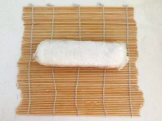 上班族的便当 风味独特的粢饭团,尽量卷得紧实点