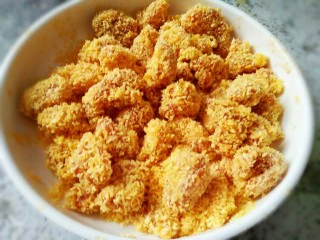 #猪年#新奥尔良小酥肉,最后裹完就是图中状态