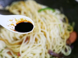 好吃到爆的火腿意面,加老抽