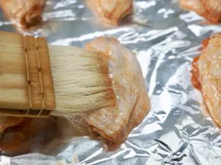 奥尔良烤鸡翅,刷在烤翅上