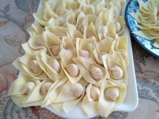 #地方特色小吃# 自制龙抄手,全部包好,满满的一盘