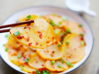 爽口酸辣土豆片,开吃！