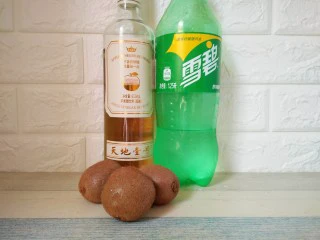 猕猴桃苹果醋饮,苹果醋，雪碧，狗猕猴桃