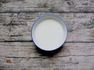 延吉小吃——沾串,准备一碗水淀粉