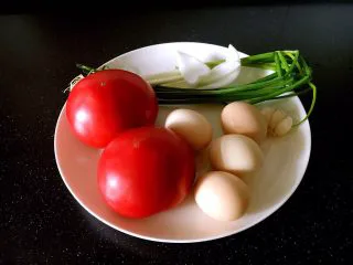 孩子爱吃的西红柿鸡蛋打卤面,主要食材：西红柿、鸡蛋。