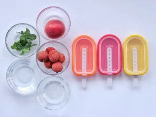 蜜桃荔枝薄荷冰棒,准备所需食材。