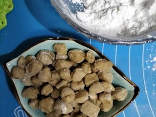 红糖珍珠奶茶,搓成小圆子