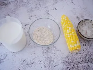 香浓奶香玉米汁,准备好材料