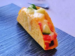 秘制异国风味鸡胸肉腌料&绝佳搭配 （减肥必备）,放进200度烤箱 5分钟 等芝士融化后就能取出来啦