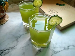 黄瓜蜂蜜梨子汁,一杯清爽又好喝的黄瓜蜂蜜梨子汁就做好了