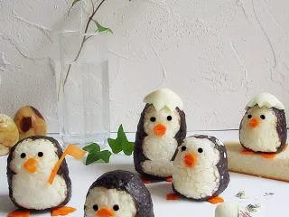 可爱的企鹅饭团,随便在哪一个企鹅头上放一顶鸡蛋当帽子