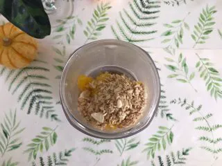 奶香金瓜燕麦糊,然后放入燕麦片