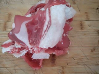 山西太原特色小吃，羊肉手抓饼,摆出一块解冻半小时。