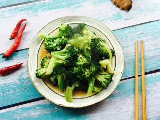 蒜蓉蚝油西兰花,简单营养美味的西兰花