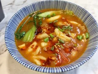 简易版陕西小吃烩麻食,端上桌,我还是蛮喜欢的