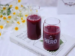 蓝莓葡萄甜汁,保护眼睛又增强视力,还可以增强记忆力呀。