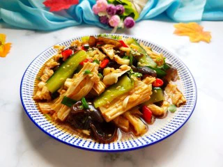 凉拌木耳腐竹,再来一张。