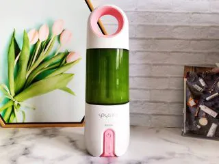 羽衣甘蓝芝麻菜苹果汁,双击启动,榨汁机开始工作,为了成品更加细腻口感更佳,我们这里需要用到两个程序,即80秒