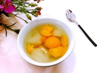 雪梨枇杷羹,咳嗽时的一味良药